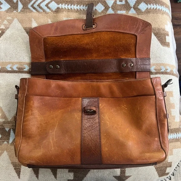 Will Leather Goods Messenger Bag - Picture 2 of 6